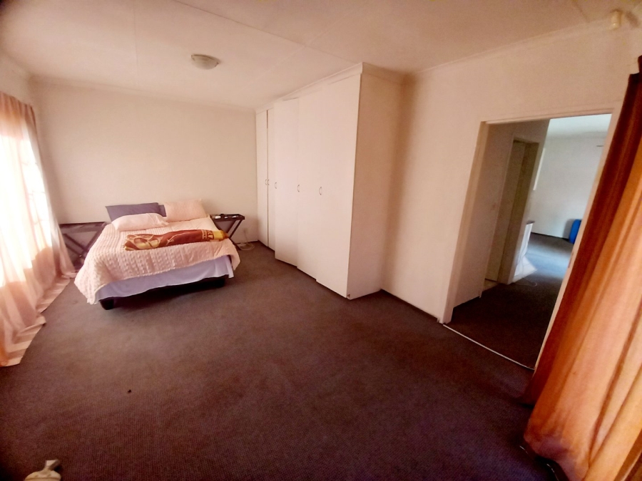 4 Bedroom Property for Sale in Roodia Free State